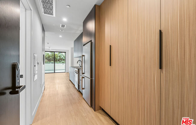 Studio, 1 bath, 525 sqft, $2,895, Unit 324