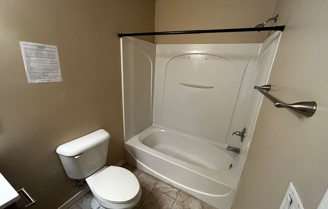 2 beds, 1.5 baths, 1,047 sqft, $1,450, Unit Unit 23