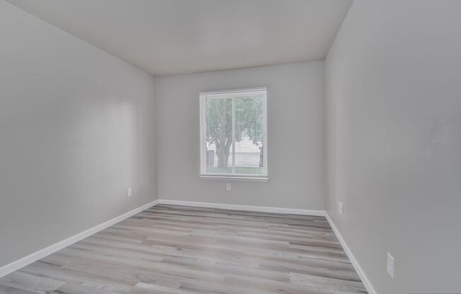1 bed, 1 bath, 550 sqft, $899, Unit 1032 - 1B