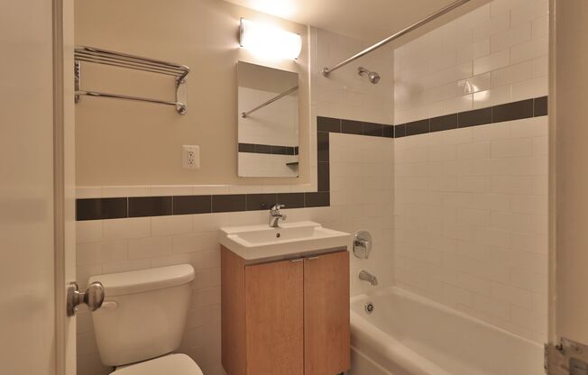 1 bed, 1 bath, 720 sqft, $3,668, Unit 0702