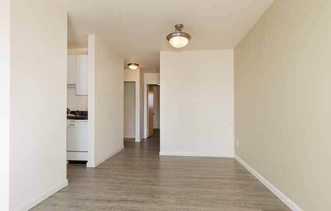 1 bed, 1 bath, 630 sqft, $1,845, Unit R-407
