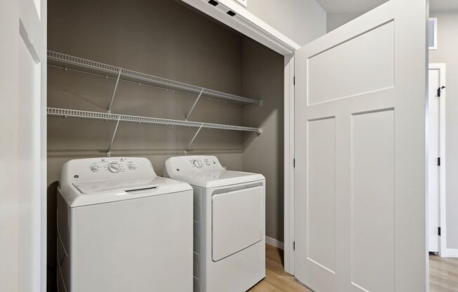 2 beds, 2 baths, 1,225 sqft, $2,520, Unit 5604-201
