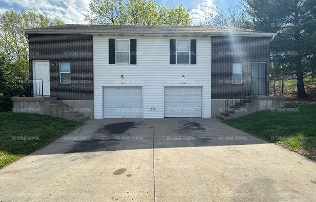 Bright 3 Bed 2 Bath Home in KCMO!