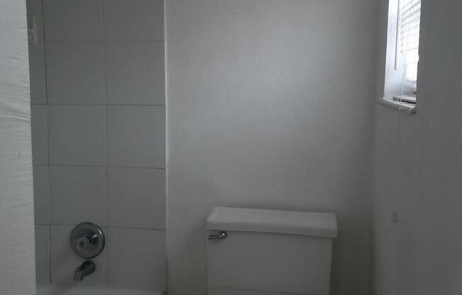 LC 21:840 NW 10th St