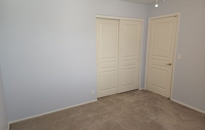 2 beds, 2.5 baths, $2,450, Unit Unit 1105