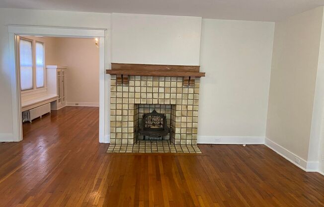Open & Bright! 3 bedroom duplex