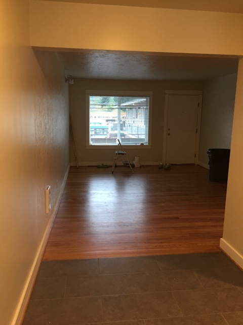 2 beds, 1 bath, 850 sqft, $1,975