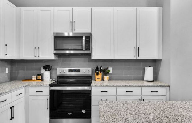 Studio, 1 bath, 640 sqft, $1,399, Unit 419