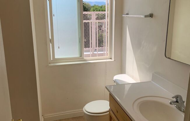 Studio apartment ONLY $995 !!