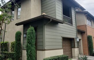 Modern 2-Bedroom Condo Near Victoria Gardens