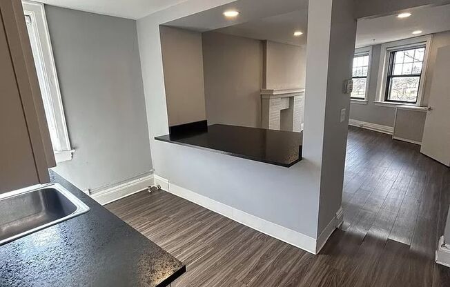 1 bed, 1 bath, 672 sqft, $1,200, Unit MSA-A7