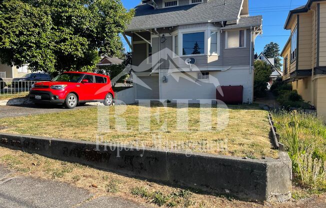 Large home/3bed 3 bath with bonus/office room just outside of PSNS and close to Bremerton Ferry