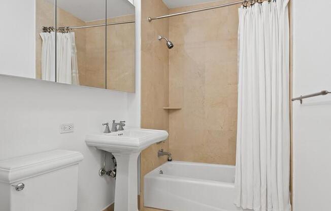 3 beds, 3 baths, 1,621 sqft, $15,000, Unit 3M