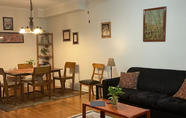 1 Bedroom/2 .5 Bath Condo located in River Station Condominiums!