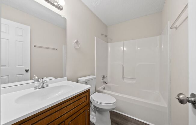 2 beds, 1.5 baths, 1,000 sqft, $995, Unit 2244B