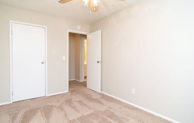 2 beds, 1 bath, 888 sqft, $1,030, Unit 46T-2D