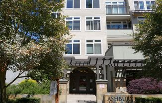 Newer 1 Bedroom in Great Lower Queen Anne Condo with Garage Parking