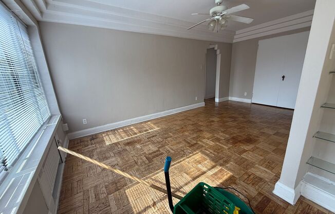 2 beds, 1 bath, $1,295, Unit 410