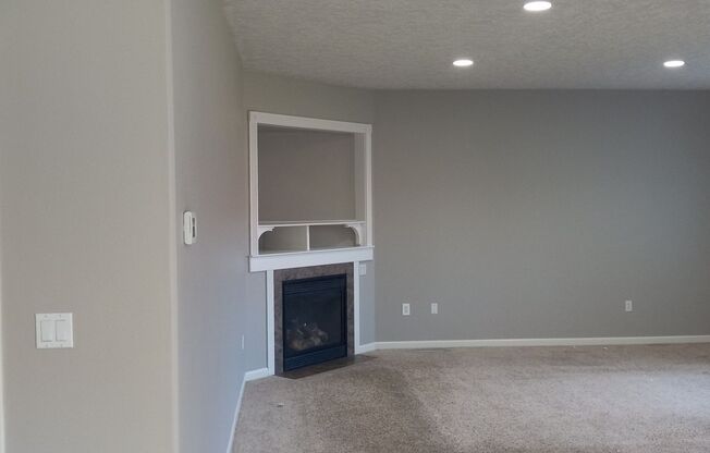 3 bedroom,2.5 bath home, new carpet/flooring & paint.