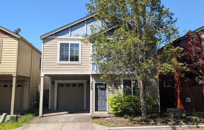 Great four bedroom home in Aloha!