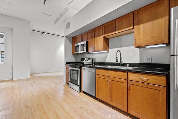 Studio, 1 bath, 790 sqft, $2,050, Unit 329