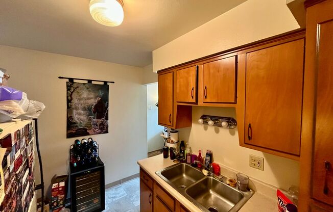 1 bed, 1 bath, $950, Unit 109
