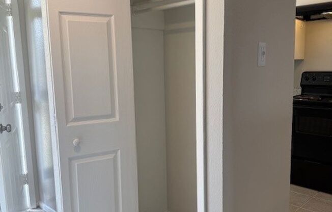 2 beds, 1.5 baths, 1,156 sqft, $1,250, Unit 15-1501
