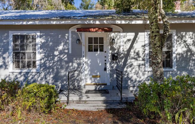 Location location location! This 2 bedroom 1 bath home is convenient to everything!