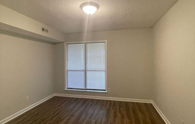 2 beds, 2 baths, $1,025, Unit APARTMENT D