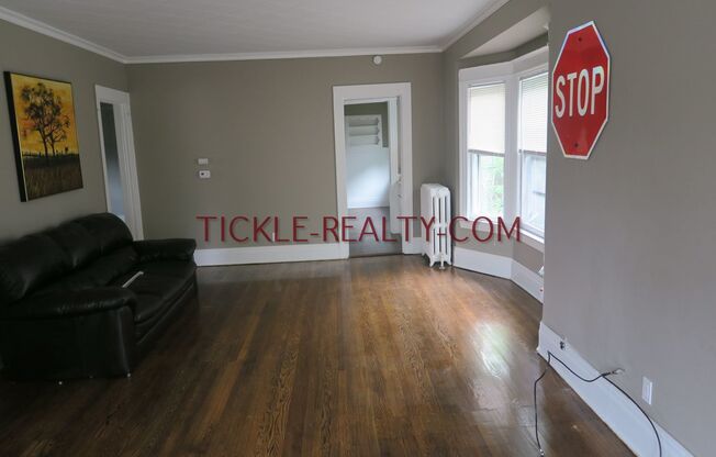 3 beds, 1 bath, $1,395