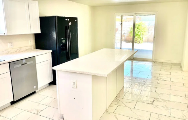 4792 E CINCINNATI AVE