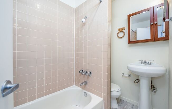 Studio, 1 bath, 400 sqft, $1,295, Unit C07