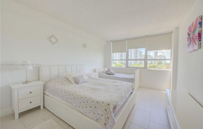 2 beds, 2 baths, 1,072 sqft, $4,750, Unit 1500 Bay Rd # 52-8S (A11636802)