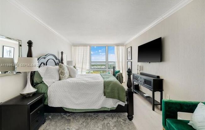 2 beds, 2 baths, 990 sqft, $4,000, Unit 600 NE 36th St # 1414