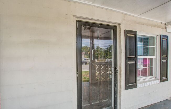 Modern Prime Location Near Park Circle