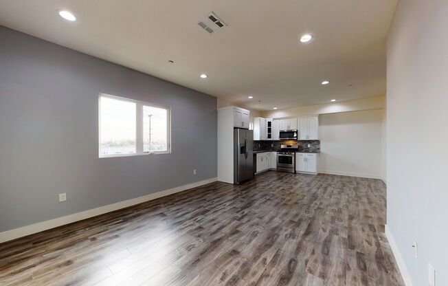 3 beds, 3.5 baths, $4,095, Unit 2