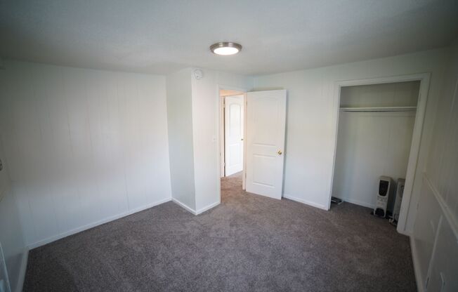 2 beds, 1 bath, 750 sqft, $875, Unit Apt 2