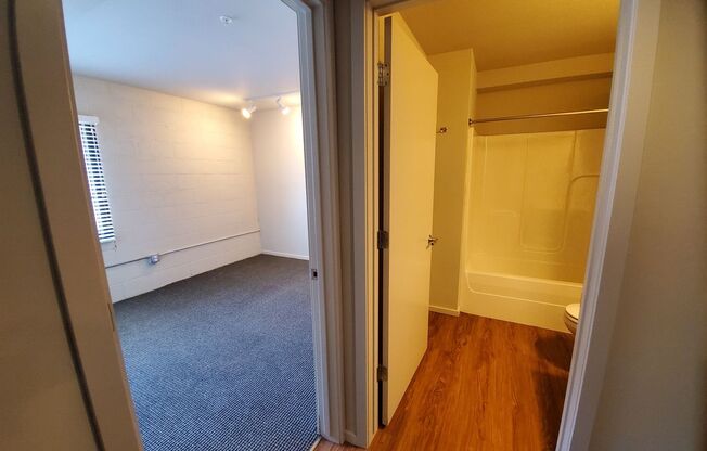 3 beds, 3 baths, 1,122 sqft, $1,890, Unit 304