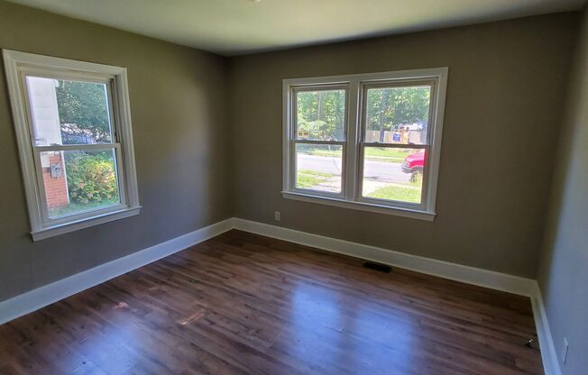 2 Bedroom 1 Bathroom House!