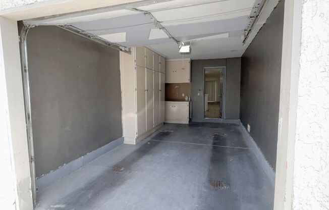 2 beds, 2.5 baths, $1,700, Unit UNIT 28