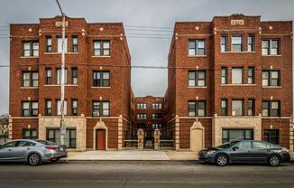 5328 W Harrison