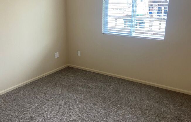 2 beds, 1 bath, $1,900