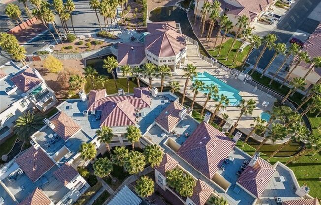 Beautifully remodeled 2bed/2bath condo located in the desirable Laguna Del Rey community!