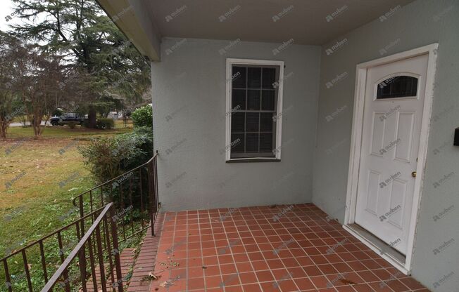 $900- Beautifully Updated 1-Bedroom, 1-Bathroom Duplex Unit