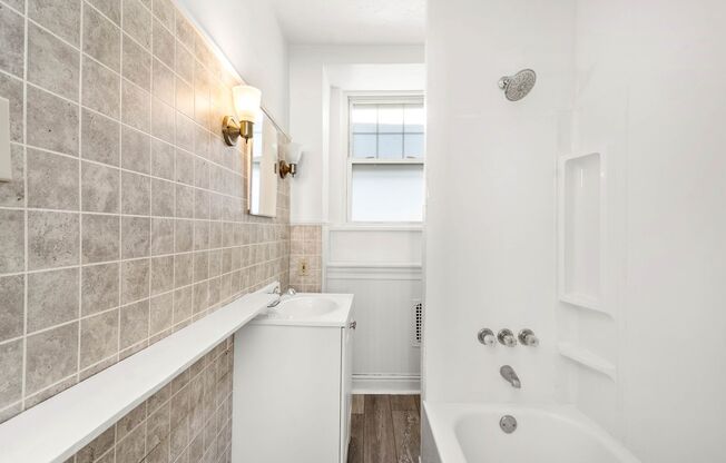 Gorgeous 3 Bedroom House in Beechview available July 1!