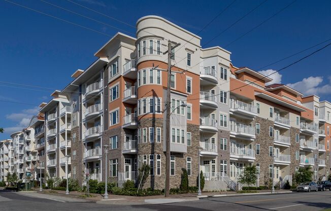 2 beds, 2 baths, 1,175 sqft, $2,550