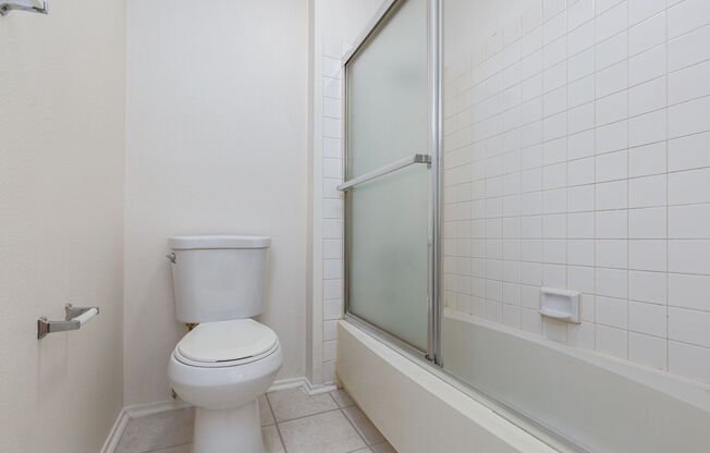 1 bed, 1 bath, $1,050, Unit Bldg 8