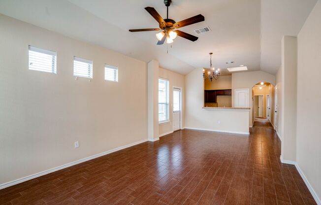 NICE 3 BEDROOM DUPLEX LOCATED IN KYLE, TEXAS!