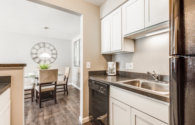 1 bed, 1 bath, 950 sqft, $1,399, Unit *13-2726