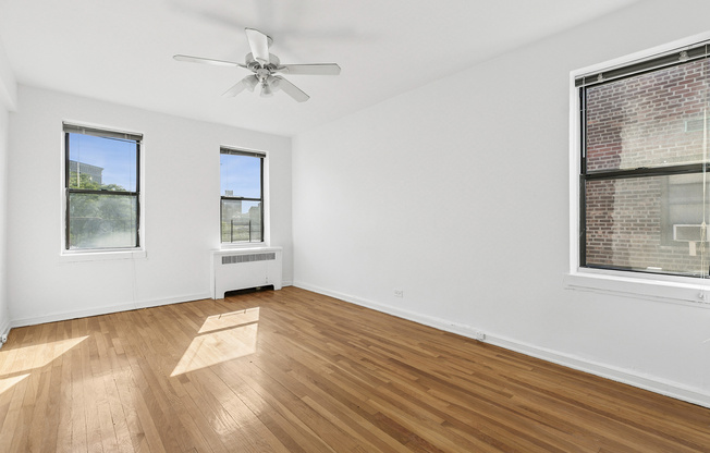 159 0 RIVERSIDE DR W